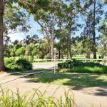 GOLF 39 MOLLYMOOK BEACH - Travel Search 0
