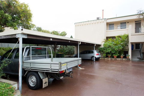 Riverside Arthouse - Travel Search 1