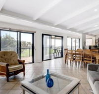 2 Cliff Road
