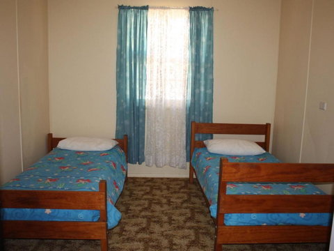 Luka Land - Travel Agents 6