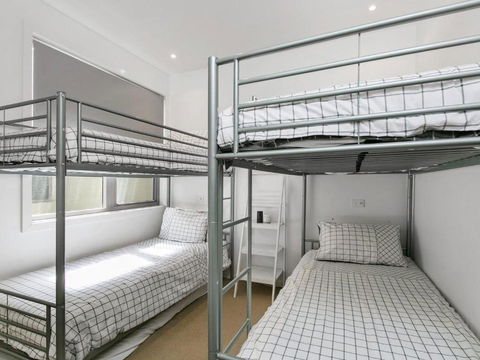 WATERFRONT THREE In The Heart Of Lorne - Tourism Guide 5