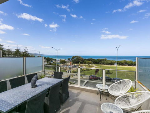 WATERFRONT THREE In The Heart Of Lorne - Tourism Guide 4