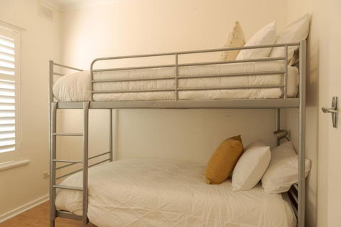 Henley Beach South Amazing Views Huge Private Balcony! - Travel Search 3