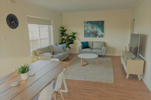 Henley Beach South Amazing Views Huge Private Balcony! - Travel Search 2