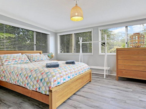 Gone Fishing! Air Conditioned Crisp & Clean - Travel Agents 4