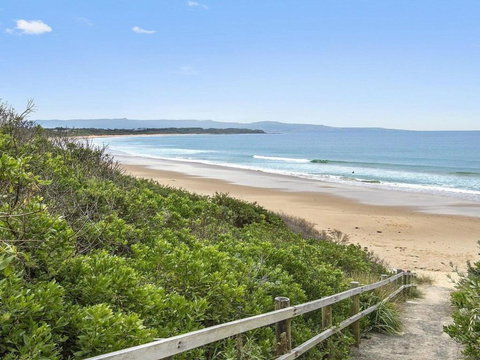 Gone Fishing! Air Conditioned Crisp & Clean - Travel Agents 5