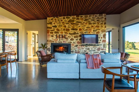 Hutton Vale Farm JHA Stone Cellar - Tourism Guide 4