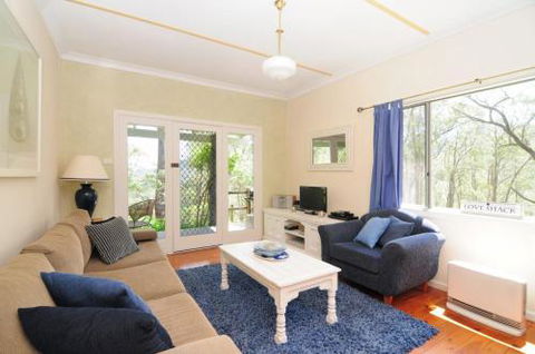Love Shack 1 Bedroom Cosy Cottage! - Tourism Guide 5