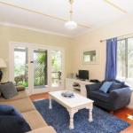 Love Shack 1 Bedroom Cosy Cottage! - Tourism Guide 0