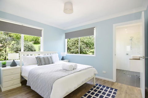 Treetops Newly Renovated In The Village! - Travel Search 1