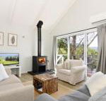 Treetops Newly renovated in the village