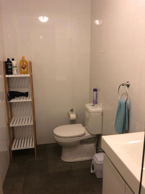 Modern Apartment In Liverpool CBD - Tourism Guide 4