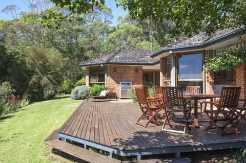 Taliesin Beautiful 4 Bedroom Home With Amazing Views! - Travel Search 1