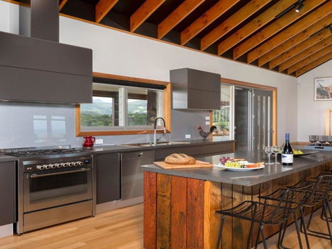 Willowview Coastal Retreat Stunning Views - Travel Search 1