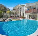 The Lighthouse Noosa Hill - Cruises Travel