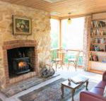 Adelaide Hills Camellia Cottage WiFi - Travel Agents