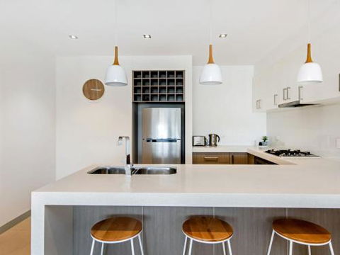 NORTH POINT RETREAT MORNINGTON - Tourism Guide 6