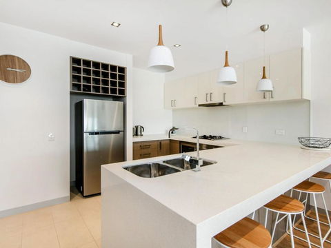 NORTH POINT RETREAT MORNINGTON - Tourism Guide 3