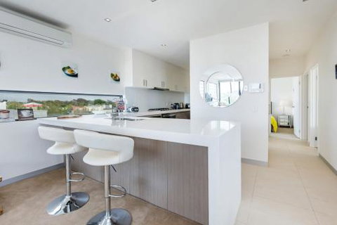 THE PENTHOUSE MORNINGTON - Travel Agents 1