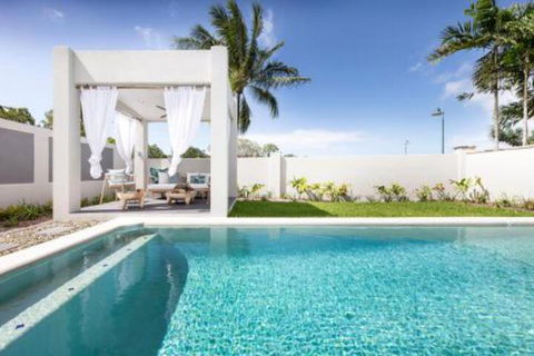 WINDFALL In PALM COVE - Tourism Guide 0
