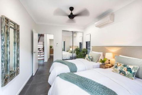 WINDFALL In PALM COVE - Tourism Guide 3