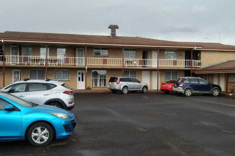 Overlander Motor Lodge - Tourism Guide 4