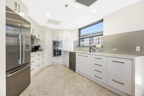 Beachfront Cabarita Apartment - Travel Search 3