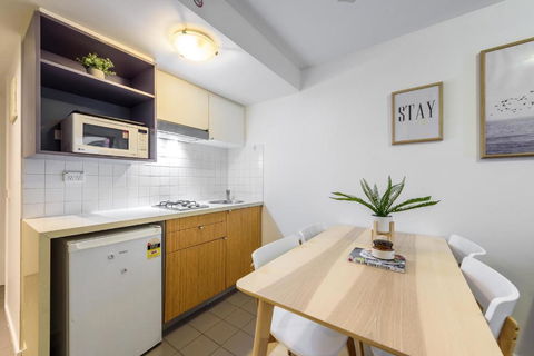 WOW Apartment On Flinders - Tourism Guide 3