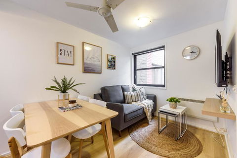 WOW Apartment On Flinders - Tourism Guide 1