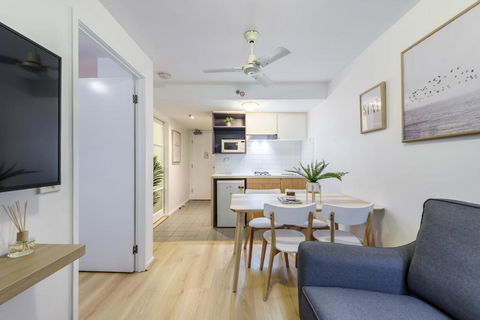 WOW Apartment On Flinders - Tourism Guide 5