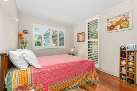 BEACH RETREAT - Tourism Guide 6