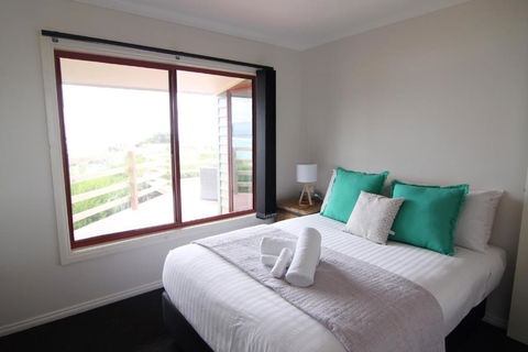 DOLPHIN LOOKOUT COTTAGE Amazing Views Of The Bay Of Fires - Travel Search 5