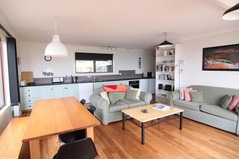 DOLPHIN LOOKOUT COTTAGE Amazing Views Of The Bay Of Fires - Travel Search 6