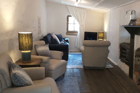 Pines Cottage - Travel Search 2