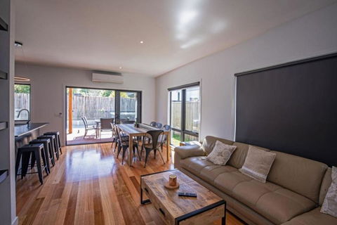 Seagrove Retreat Cowes - Travel Agents 2