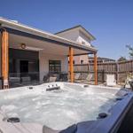 Seagrove Retreat Cowes - Travel Agents 0