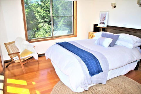 75 Harris Road - Travel Agents 1