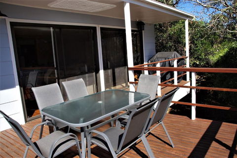 75 Harris Road - Travel Agents 2