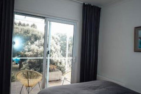 Craypot Cottage Port Campbell - Tourism Guide 4