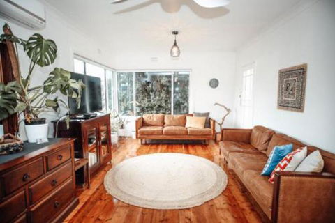 Craypot Cottage Port Campbell - Tourism Guide 0