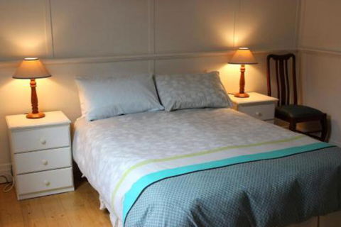 The Old Cottage At Cowes - Travel Agents 6