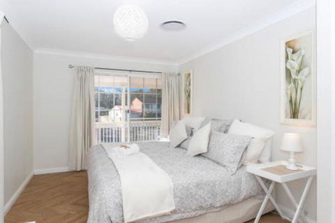 Macleay Street 23 Narrawallee - Tourism Guide 4
