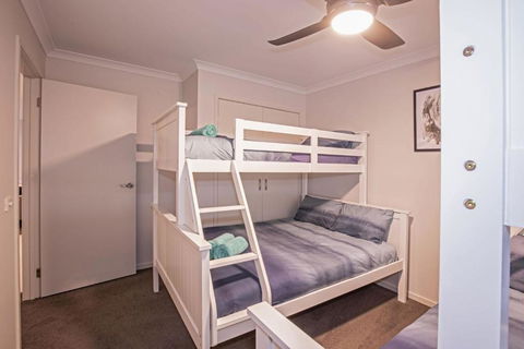 Elvington Getaway Cowes - Travel Agents 4