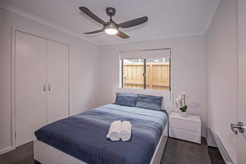 Elvington Getaway Cowes - Travel Agents 3