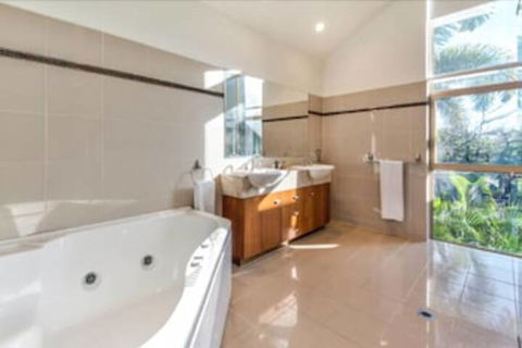 Cooinda Gardens 6 On Hamilton Island - Travel Search 6