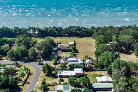 Sandy Feet Retreat Hervey Bay - Travel Agents 4