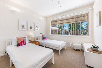 Sunshine Villa At Sanctuary Cove - Travel Search 6