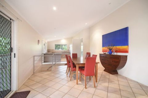 Beach Affair - 10 Callitris Crescent - Travel Search 0