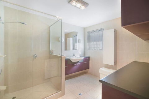 Unit 3 At 4 Pelican Street, Peregian Beach, Noosa Shire - Travel Search 2