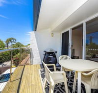 Sunbright 2/5 Petrel Street - Travel Search